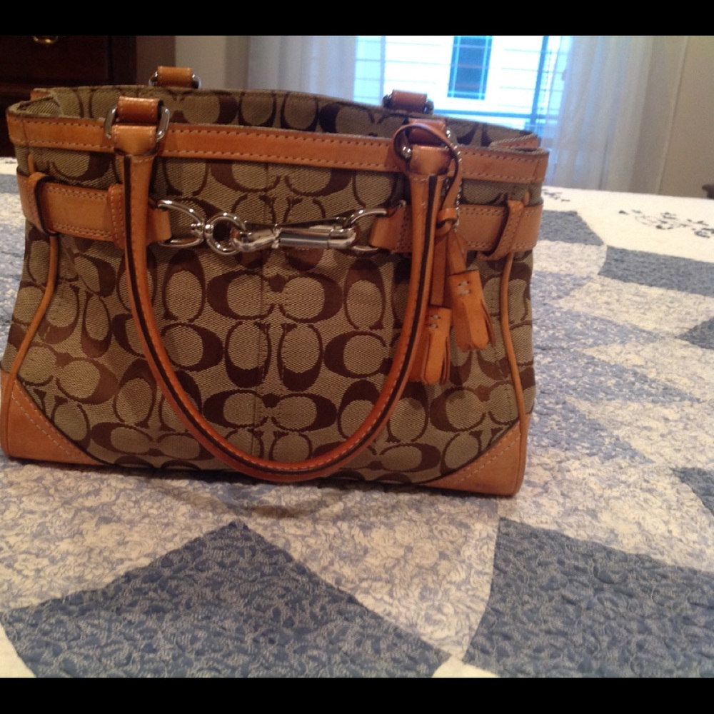 🔥Authentic Coach Signature Bag 🔥